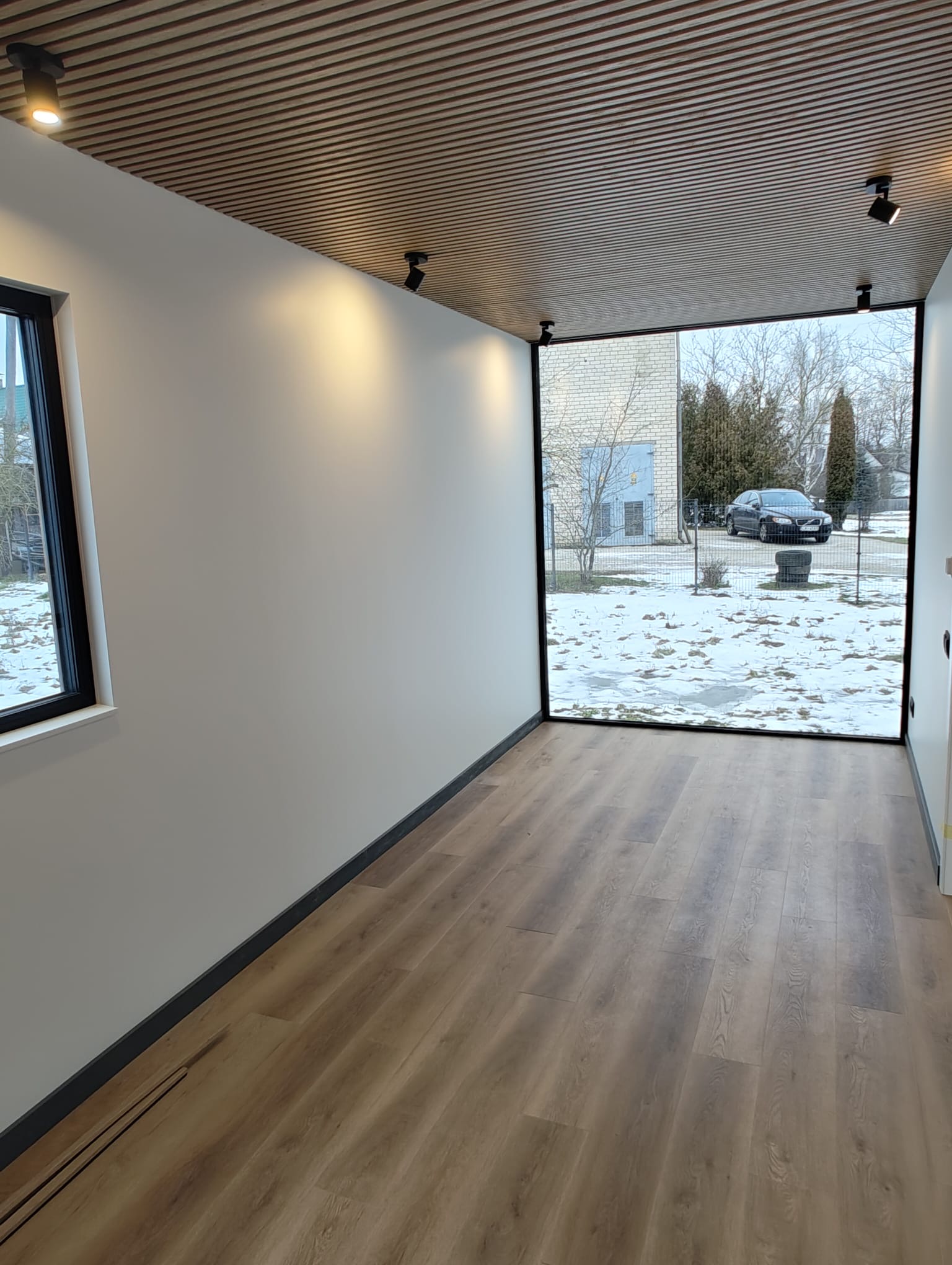 04e06307-0459-4088-a98c-444b88fe667d