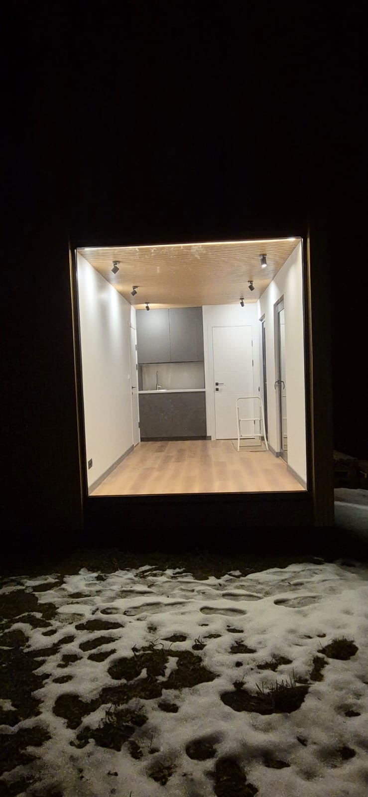 0ffddc7c-d040-4676-810d-f8952fe47302