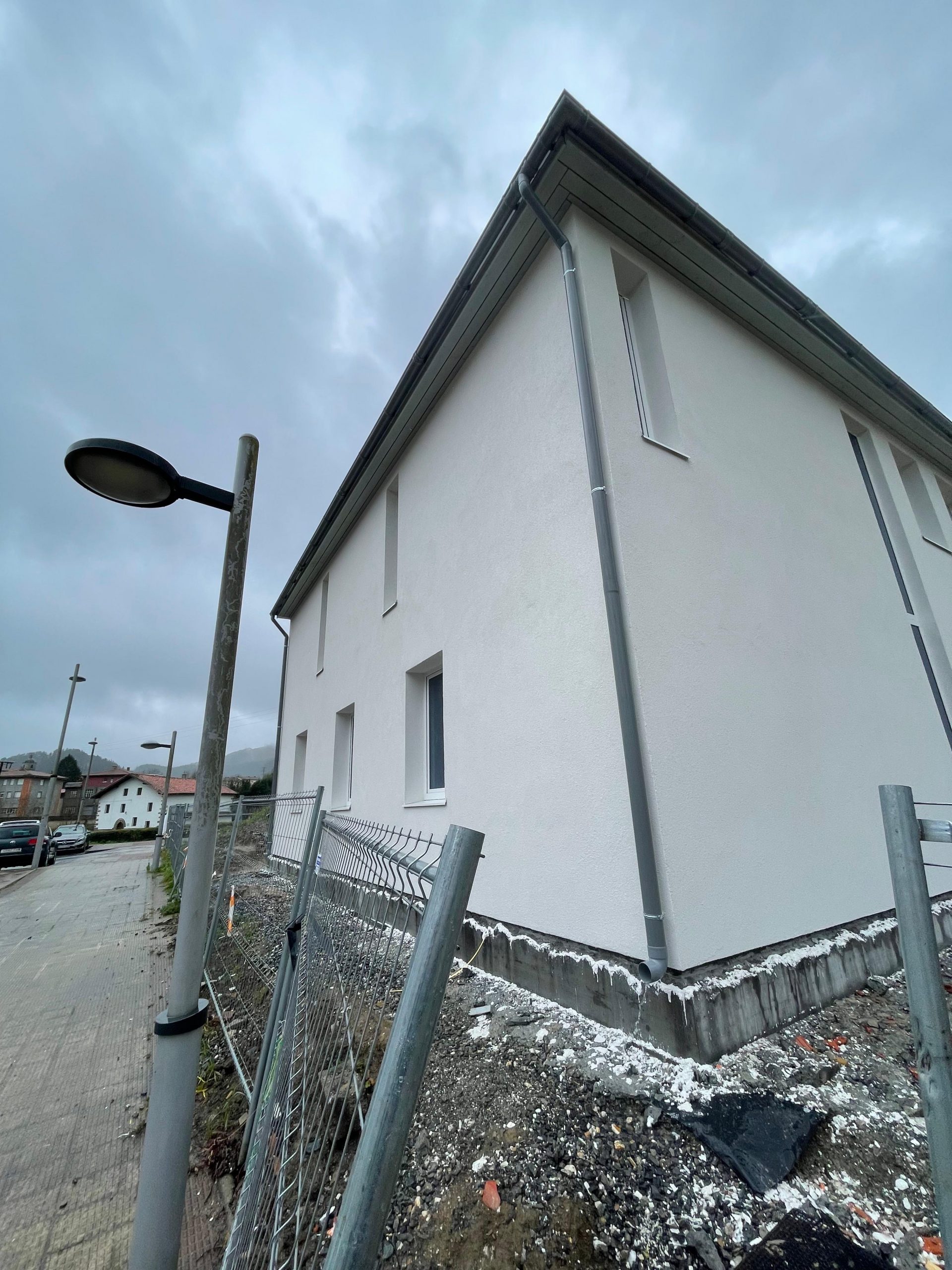 3c8b05fd-d0c5-4ae6-996b-448683458841 2