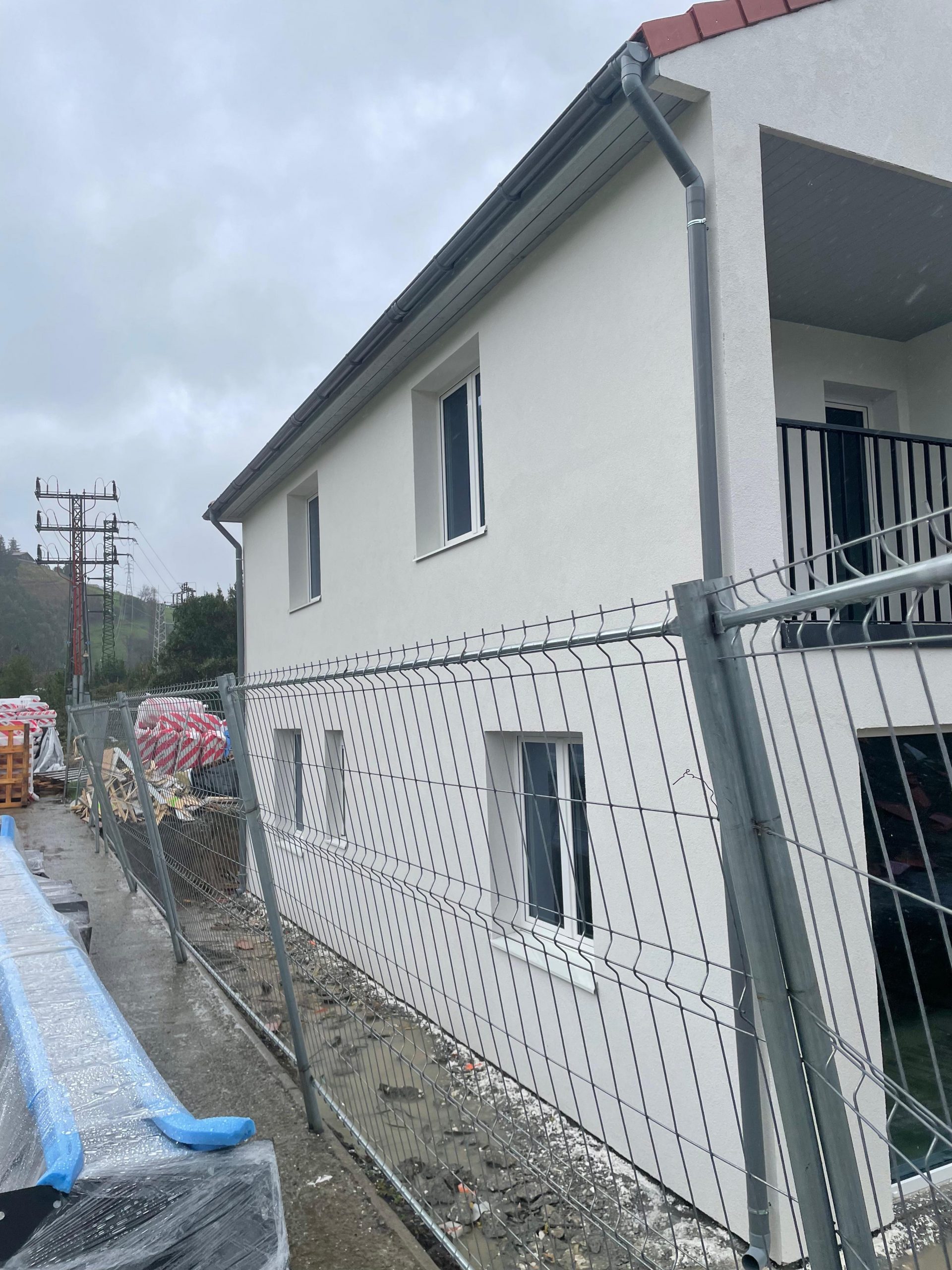 5ebba579-7eba-4da3-a0b2-5e984690e2f0 2