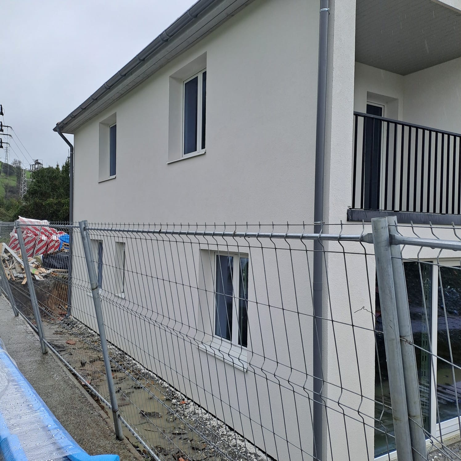 6a075301-b7a3-4449-9ec3-9513974dad05 2