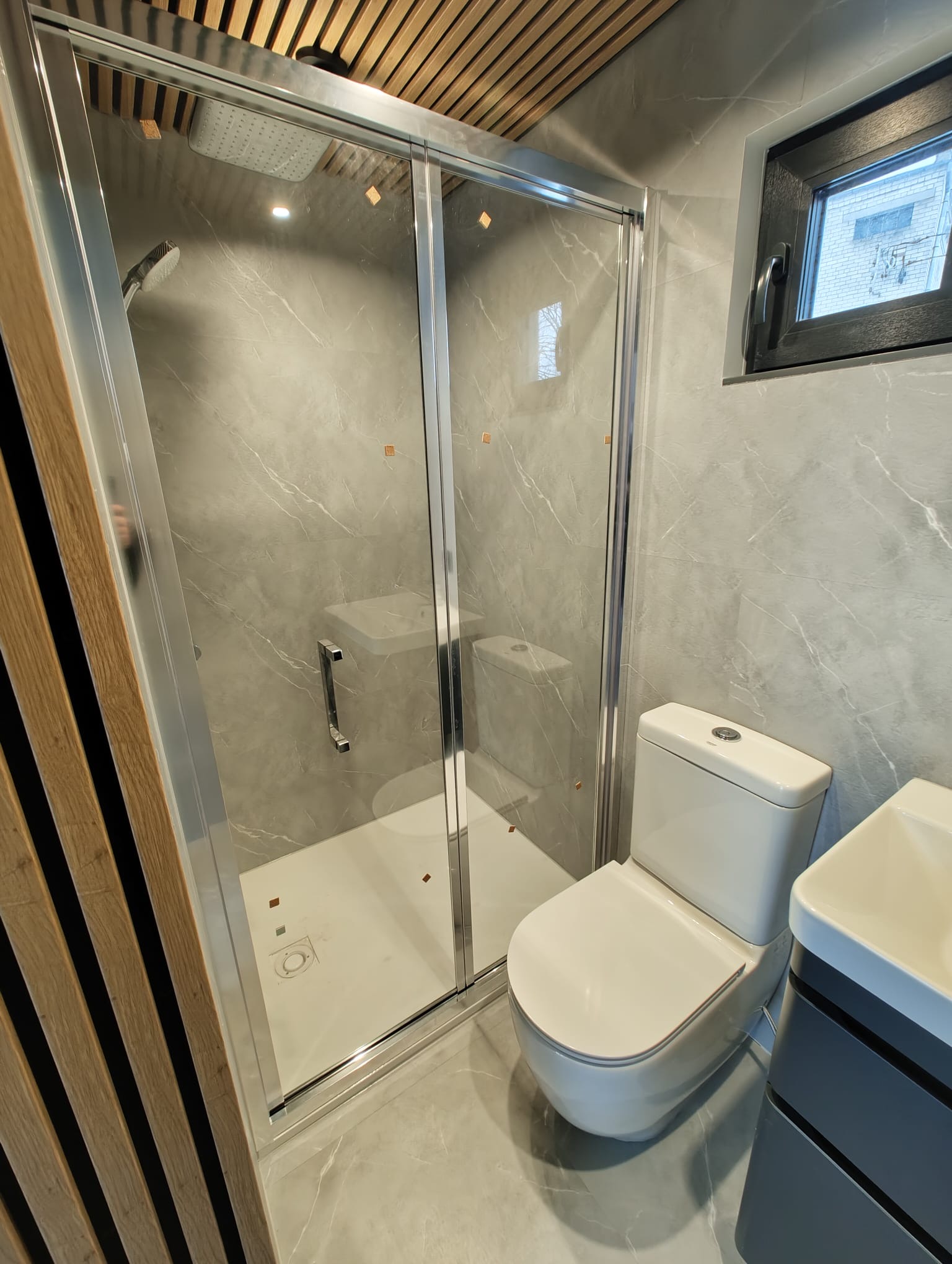 6b907606-9880-4907-a1e8-823121ef957c