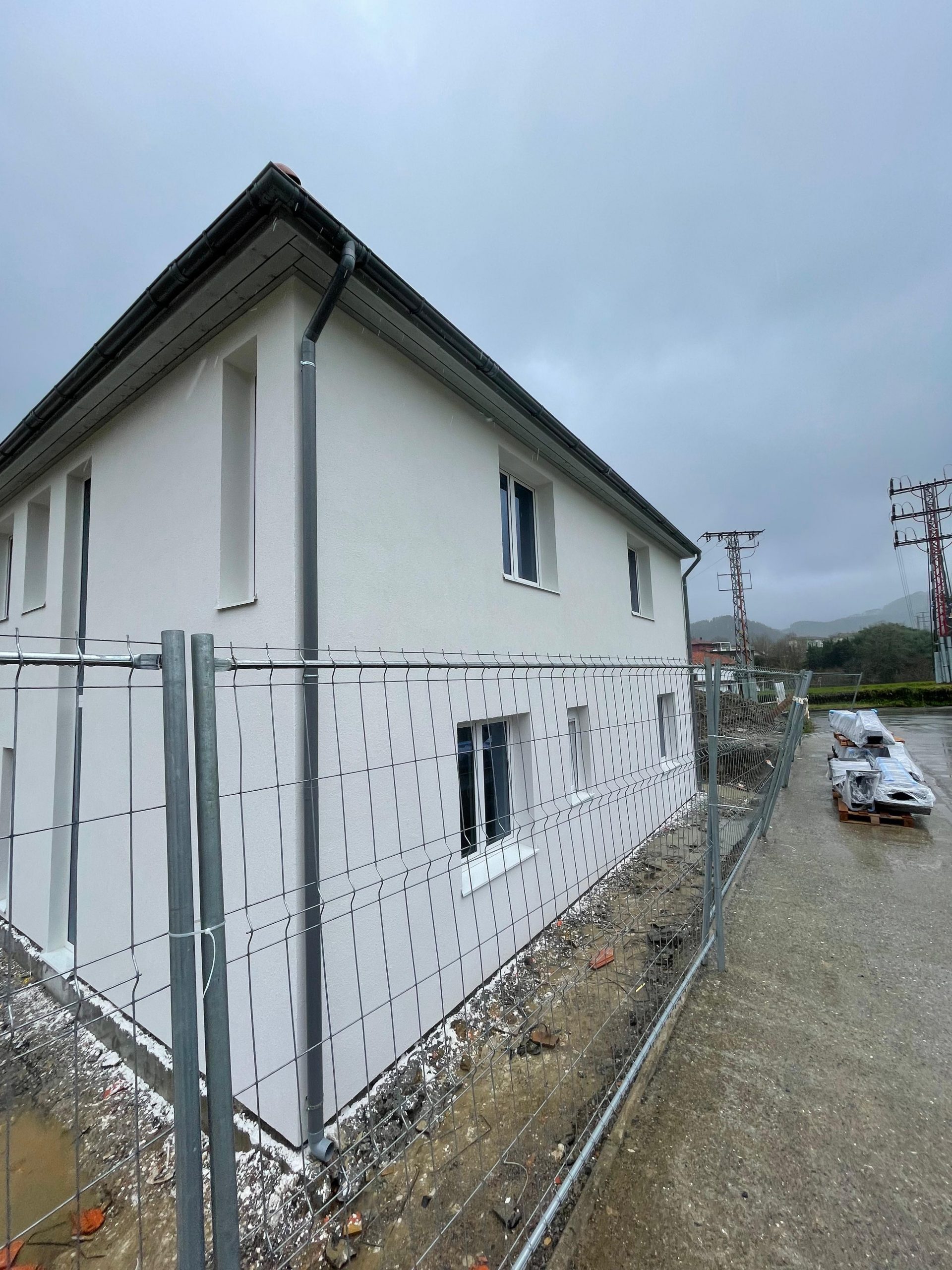 951ebac9-3943-452d-bfdb-7a7feade6894 2