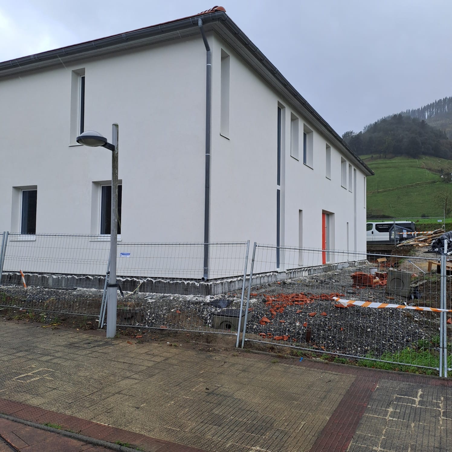 dd217816-3df9-4971-ab9d-a94c7e43e7a9 2