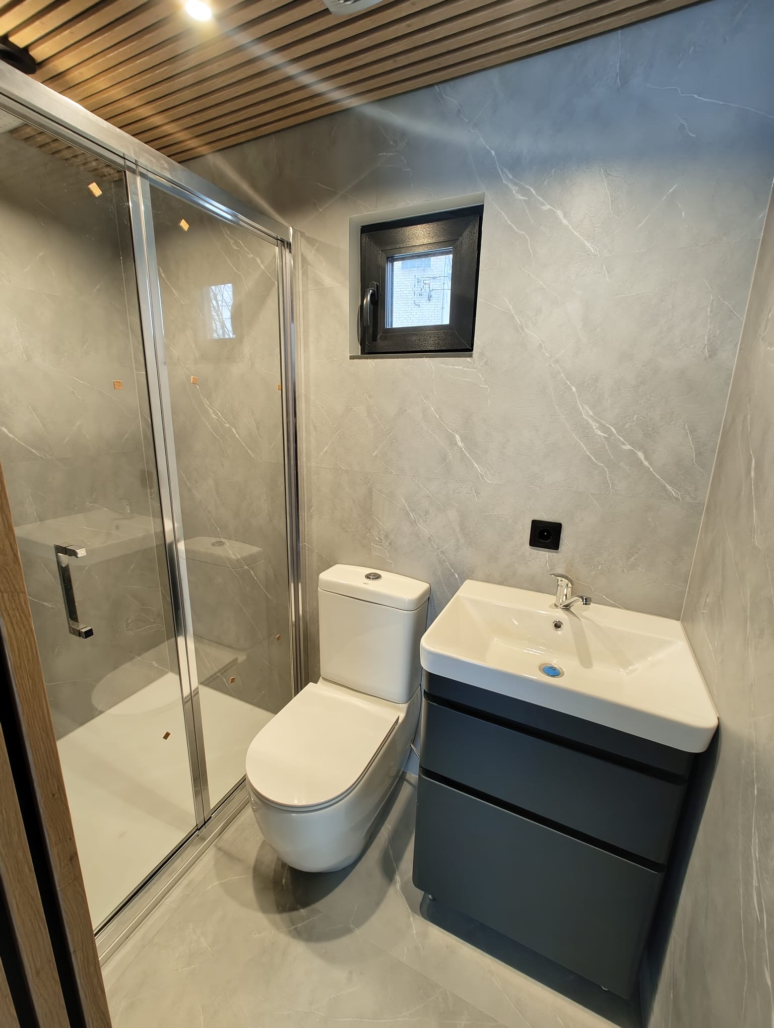 fcbb413c-f6a8-423c-a2e8-564992e67757